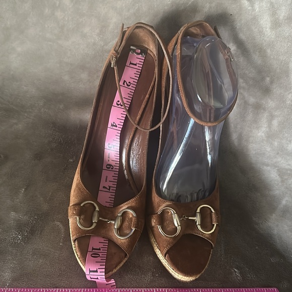 Elegant Brown Authentic Gucci Horsebit sandals with Ankle Strap - Picture 9 of 12
